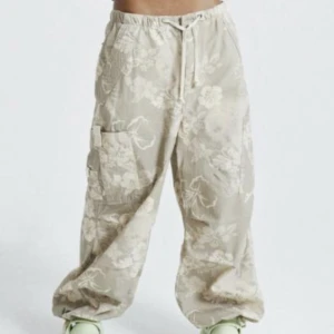 Söker - Söker dessa byxor i storlek L eller större 