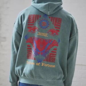 BDG Urban Outfitters hoodie - Grön hoodie från Urban Outfitters med tryck på fram- och baksida. Sitter  bra på mig som är 177cm 🌟