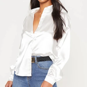 Skjorta - Använd, lite cropped aktig 