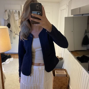 Kofta/jacka - Bra skick. Mörkblå kviltad