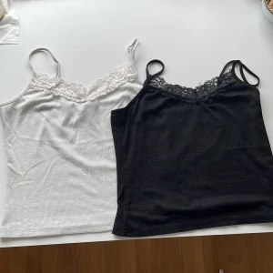 Shein linnen  - Snygga linnen från Shein. En svart och en vit. Tillsammans kostar de 60 och en kostar 30 kr. Perfekt för sommaren. Säljer för att jag inte har fått nån användning av dem. De är max använda 2 ggr.Hör av er om ni har frågor 🌸🌺