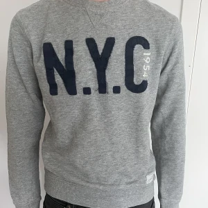 Sweatshirt  - Skön och snygg sweatshirt i bra skick!