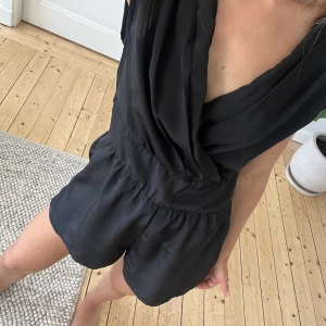 Byxdress - Byxdress svart