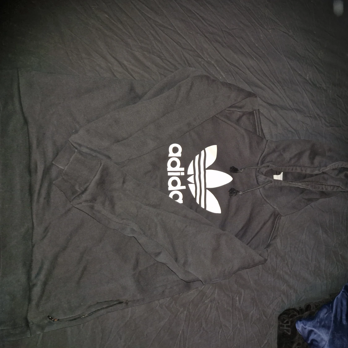Adidas hoodie till salu