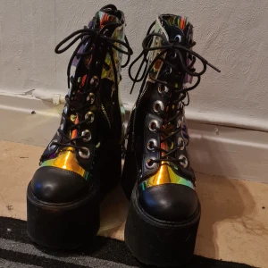 Demonias - Demonia shoes i begagnat skick! Skriv gärna för fler bilder/frågor 💕