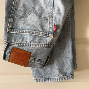 Levis 501 - Levis 501 i superskick! Midja 25 Längd 30