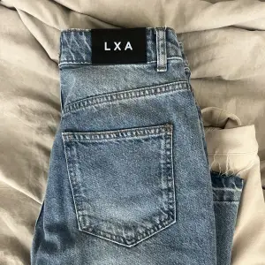 Säljer mina jeans från LXA. Sitter bra och har ett jätte skönt material. 