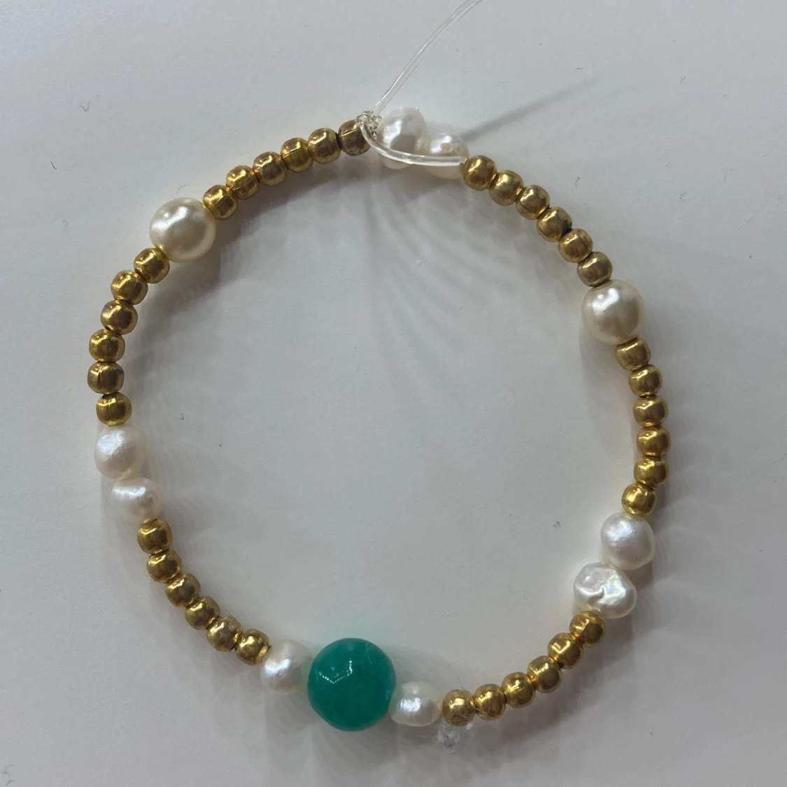 Fint armband (grön, guld,vit) - 90