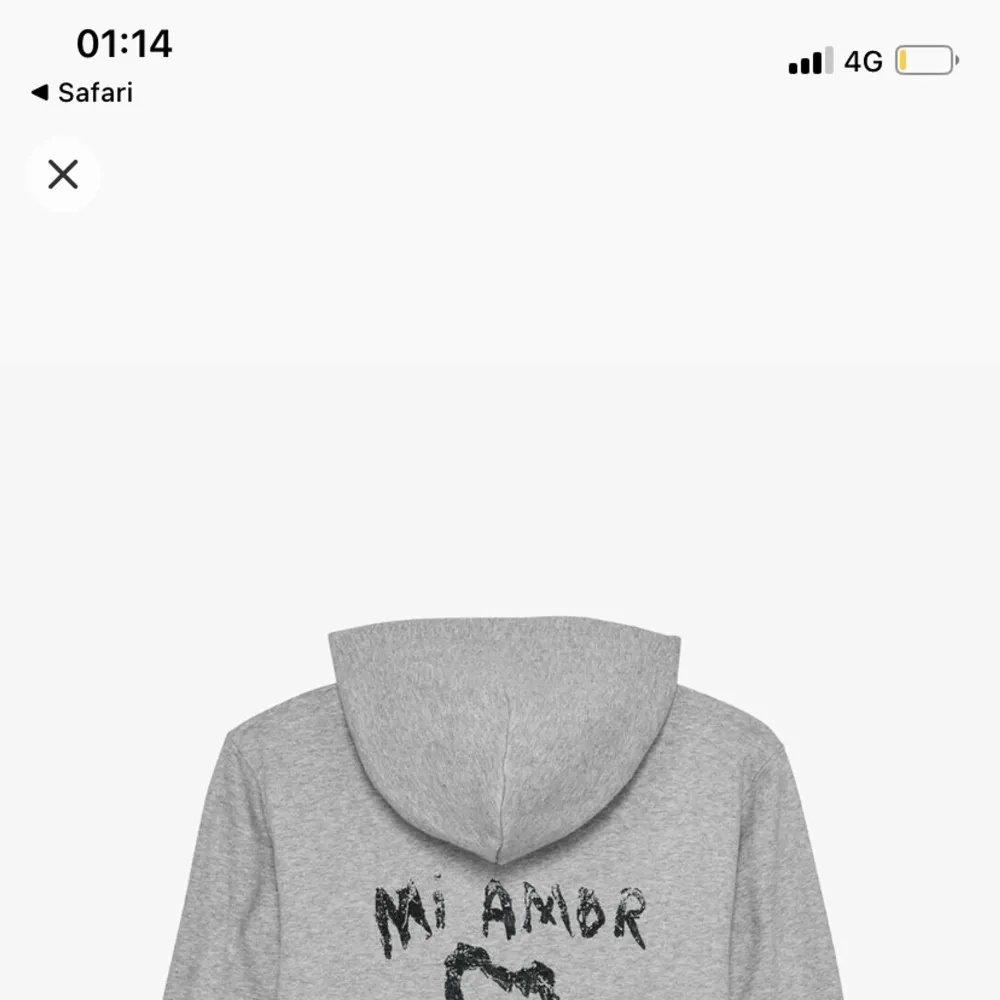 INTRESSEKOLL‼️‼️ på min skit snygga mi amor hoodie som är som ny! Köpte för 2000kr och säljer för 1200kr + frakt❤️. Tröjor & Koftor.