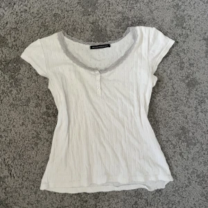 Brandy topp - Jätte fin T-shirt från brandy! Använd ett fåtal ggr 💘