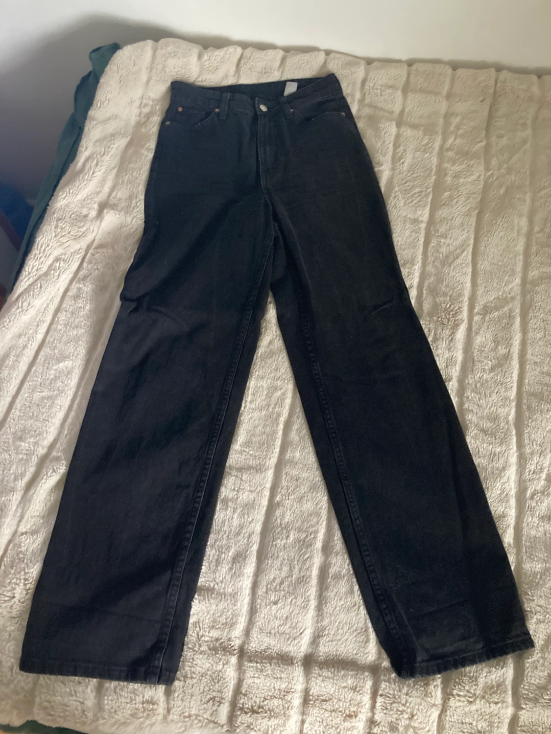 Svarta jeans