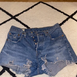 Levis shorts - Bekväma levis premium jeansshorts köpta för 500kr!✨⚡️ Inga skador och superbra kvalité