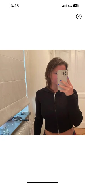 Kofta - Superfin kofta ifrån Brandy Melville som är i jättebraskick! Har användt fåtal gånger!