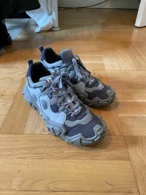 Acne studios boltzers strlk 43 - Föööör bekväma men använder knappt, pris kan diskuteras   Storlek 43 