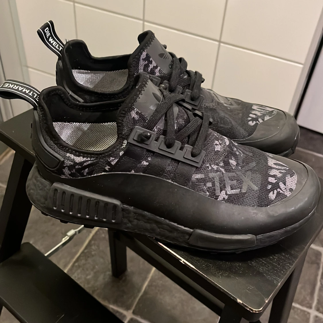 Adidas NMD R1 Gore-Tex