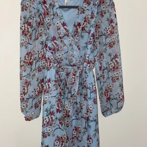 Klänning  - Klänning från Nelly