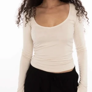 Tröja - Säljer min adsgn tröja som tycärr inte kommer till användning längre. Använd sparsamt 