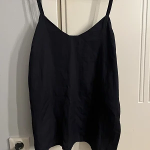 Marinblå linne  - Marinblå linne 