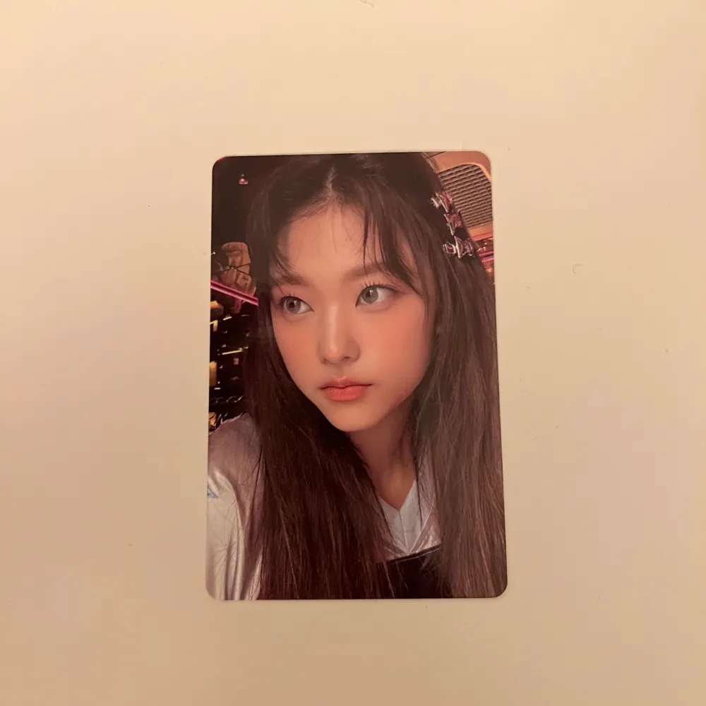 45kr/st  Haerin photocards från get up albumet (beach Bunny bag version)  Helt nya  Skriv för bättre bilder 🥰 postas med plastficka till . Accessoarer.