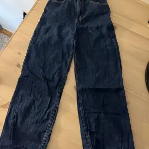 Ett par jättefina lee jeans