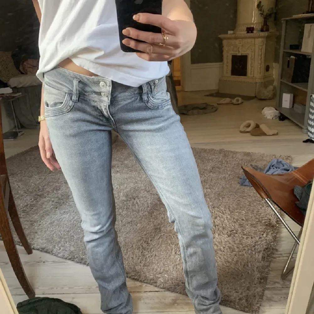 Snygga grå jeans från ltb, skriv till mig för egna bilder!💞. Jeans & Byxor.