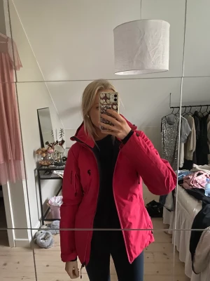Skidjacka peakperformance - Säljer denna fina skidjackan från peakperformance⭐️🌸jättefint skick