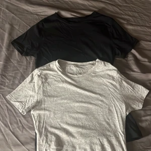 Intimissimi tshirt - Säljer då dom aldrig kommer till användning, köpta för 200kr styck via intimissimis hemsida. 150kr för en, 300kr för båda!💕🩷