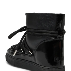 Inuikii skor - Så snygga inuikiis i väldigt bra skick. Säljer då de inte kommit till så mycket andvändning, köpta för 3499. Mer vattentåliga än de utan lack.