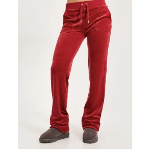 Röda juicy couture - Jag vill sälja mina röda juicy couture som inte används så mycket. Dom har inte används så mycket. Ny pris på dom är 1 199 kr så jag säljer dom för 900 kr, man kan buda. Dom är i stolek XS. Skriv för mer info. 