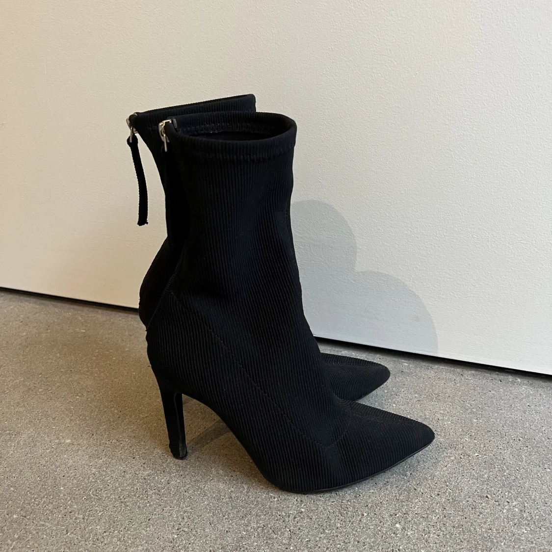 Svarta strumpklackar