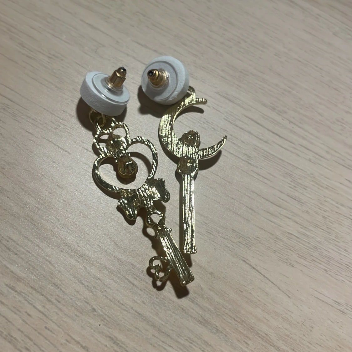 Nya sailor moon örhängen  - 91