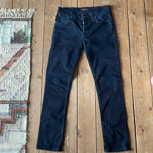 Nudie jeans herr - Nudie jeans i mörkblå/svart. Bra skick. 