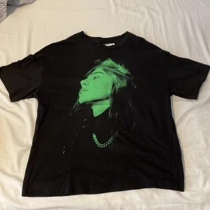 Bille eilish - En billie eilish tröja som är använd några få gånger men är som ny