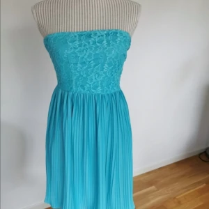 Turkos klänning - Ej mkt använd
