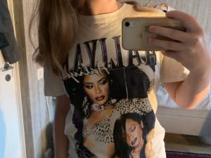 Aaliyah tshirt från pull&bear. Bra skick.