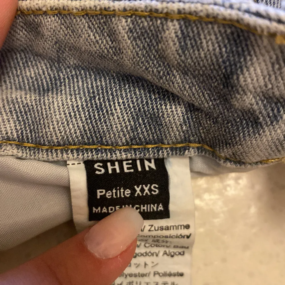 Byxor från Shein, Vart för små för mig så aldrig använda.. Jeans & Byxor.