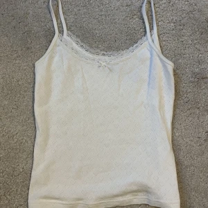 Gulligt linne  - Gulligt linne från Brandy Melville 💓