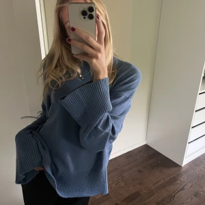 LXA tröja - Säljer nu min superfina stickade tröja från LXA då den tyvärr inte kommer till användning, köparen står för frakt🫶🏽