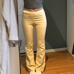 Bootcut linnebyxor - Så fina men tyvärr för små för mig spm är en 38a!