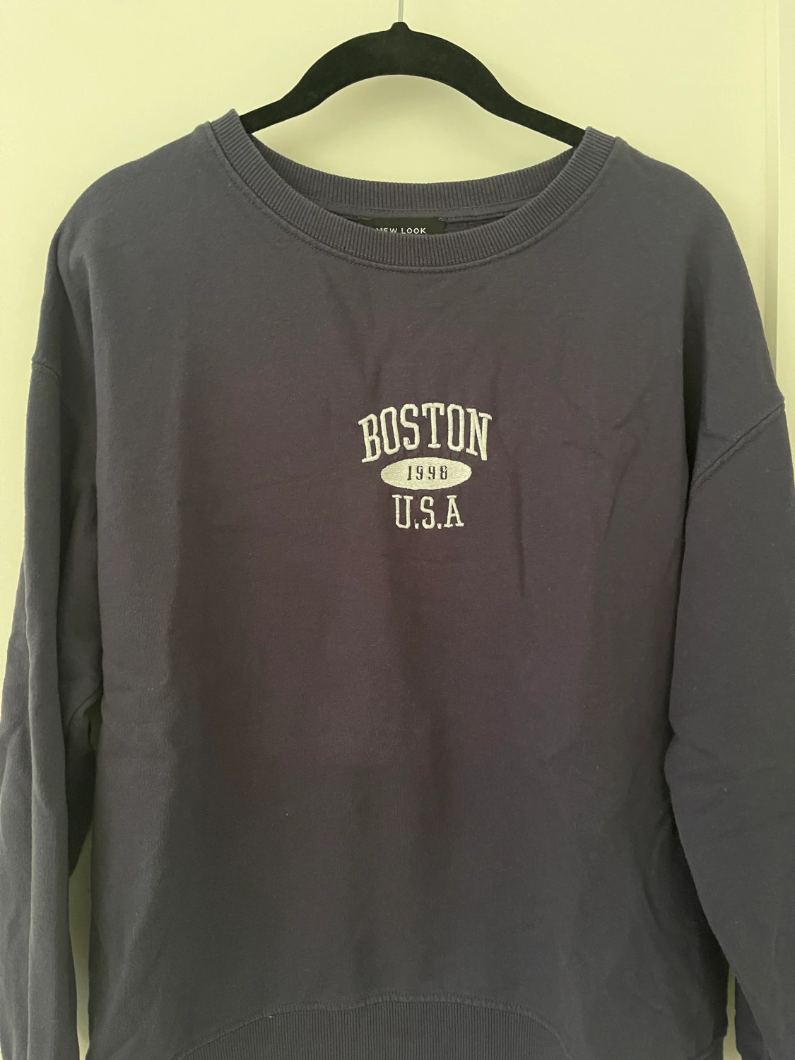 Mörkblå sweatshirt 