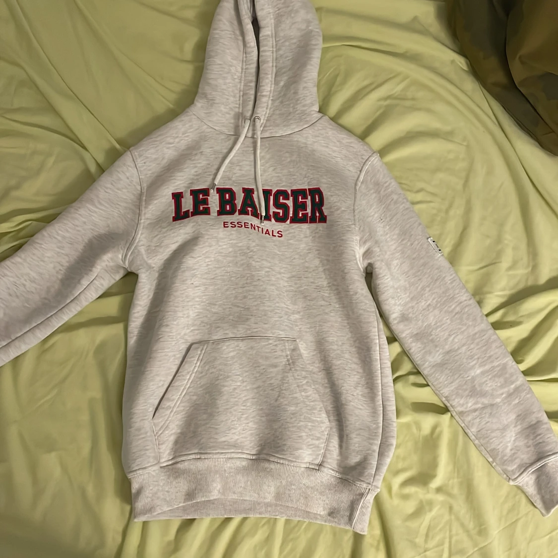 LE BAISER HOODIE