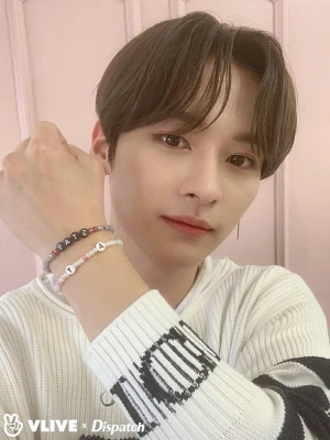 designa ditt egna armband / kpop armband ^^ - kan skriva vad du vill på armbanden o du designar det helt sj🥰 freebies ingår o frakten är 15kr!
