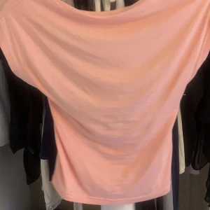 Topp - Rosa rygglös topp💓