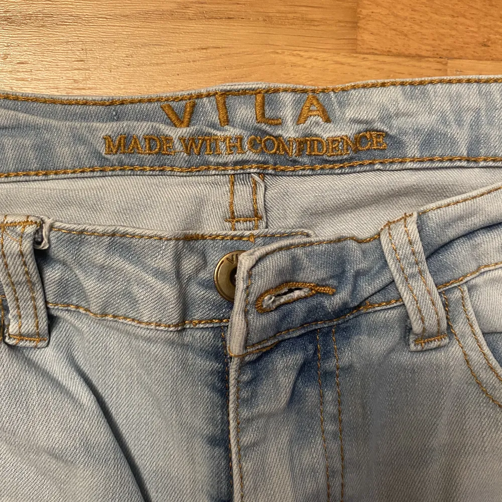 Säljer nya Vila jeans i storlek xs! Kan förhandla pris vid intresse 🌸. Jeans & Byxor.