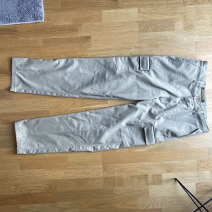 Cargobyxor - Oversized cargobyxor som tyvärr inte kommer till användning, därav säljs dem. Bra skick!