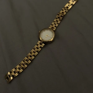 KLOCKA - KlOcka från mockberg, nypris 1899, äkta guld