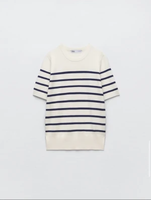 Zara tröja - En jätte fin randig tröja från zara i bra skick❤️köpt för 300