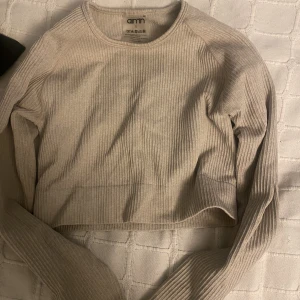 Träningsdräkt från aimn, i princip oanvänd💗💗 - Storlek s men passar både större och mindre💗