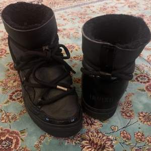 Säljer mina inuikii skor som blir perfekt nu till hösten/vintern. Bra skick och äkta såklart( ord pris 3099kr)❤️pris går alltid att diskuteras vid snabbt köp