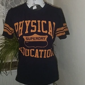 Tshirt - Lite förstört med trycken som på sista bild